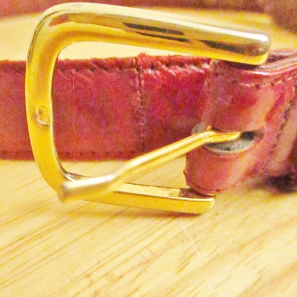 Vintage Women's Genuine Eel Skin Belt, Dark Red, Gold Buckle, Size 32 - Picture 9 of 9